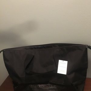 Buberry weekend travel fragrance bag
